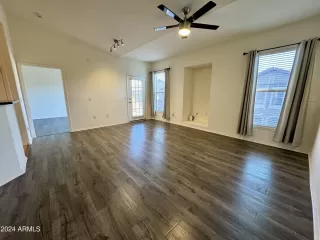 Photo #6: 6773692 Listing