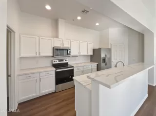 Photo #5: 6773937 Listing