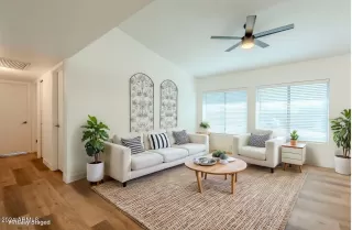 Photo #3: 6774145 Listing