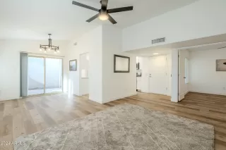 Photo #4: 6774145 Listing