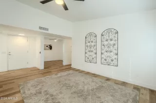 Photo #5: 6774145 Listing