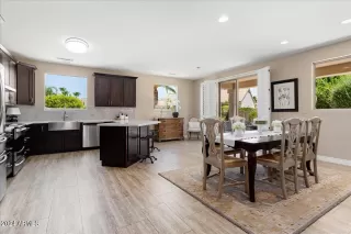 Photo #4: 6774183 Listing