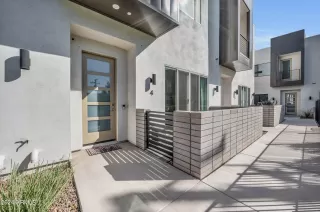 Photo #1: 6774323 Listing 