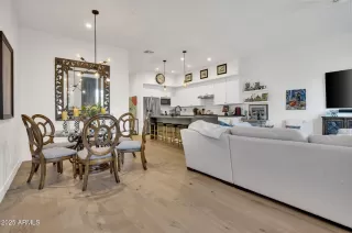 Photo #3: 6774323 Listing 