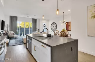 Photo #5: 6774323 Listing 