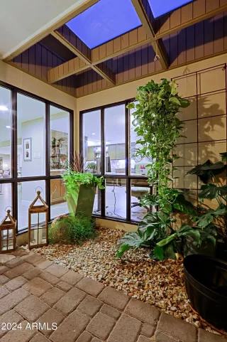 Photo #4: 6774337 Listing