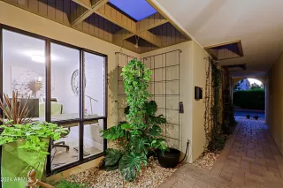 Photo #5: 6774337 Listing