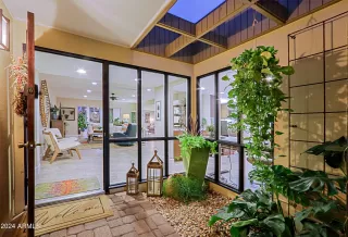 Photo #6: 6774337 Listing