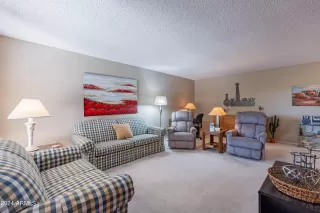 Photo #4: 6774570 Listing