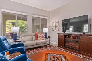 Photo #4: 6774711 Listing