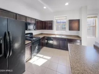 Photo #5: 6774811 Listing