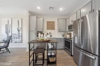 Photo #4: 6774900 Listing