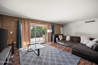 Photo #2: 6775116 Listing 