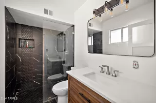 Photo #5: 6775116 Listing 