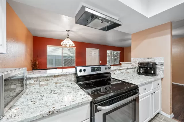 MLS: 6775152 Condo For Sale