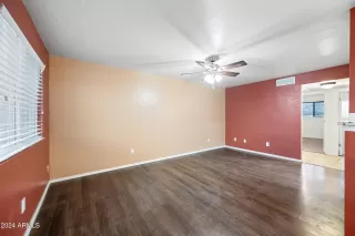 Photo #4: 6775152 Listing