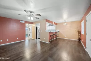 Photo #5: 6775152 Listing