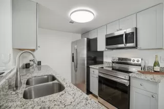 Photo #2: 6775158 Listing