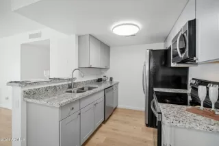 Photo #3: 6775158 Listing