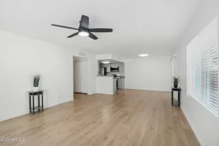 Photo #5: 6775158 Listing