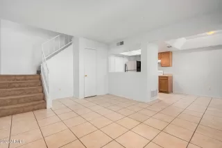 Photo #4: 6775313 Listing