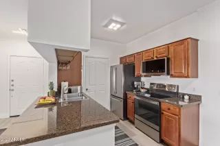 Photo #5: 6775450 Listing