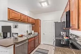 Photo #6: 6775450 Listing