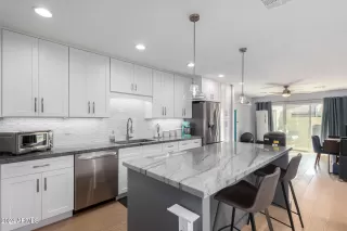 Photo #4: 6775489 Listing