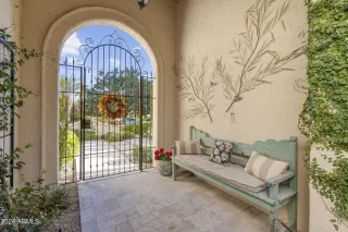 Photo #2: 6775617 Listing