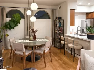 Photo #6: 6775636 Listing