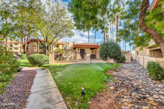 MLS: 6775784 Condo For Sale