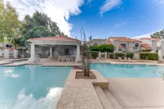 Photo #6: 6775869 Listing