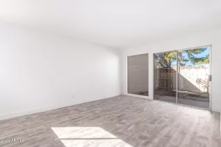 Photo #6: 6775913 Listing