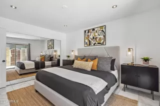 Photo #6: 6775915 Listing