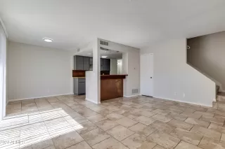 Photo #5: 6775930 Listing 