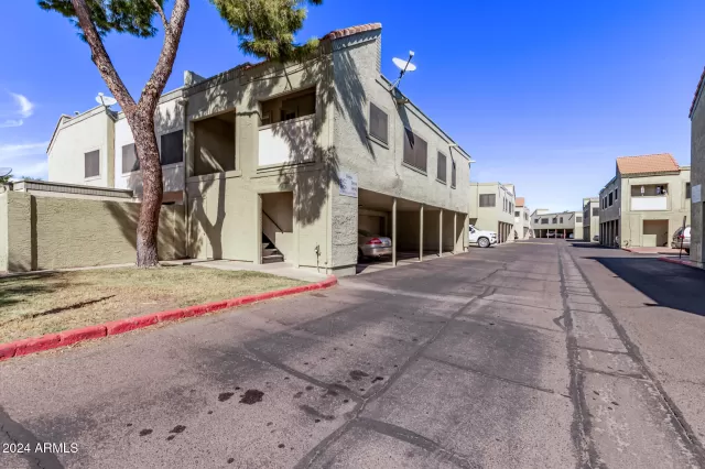 MLS: 6775992 Condo For Sale