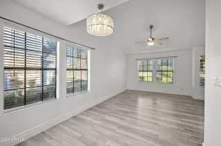 Photo #5: 6776090 Listing