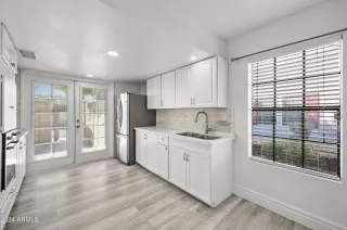 Photo #6: 6776090 Listing