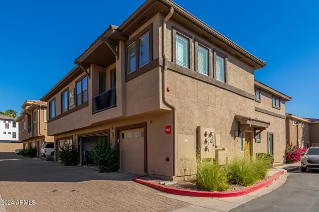 MLS: 6776114 Condo For Sale