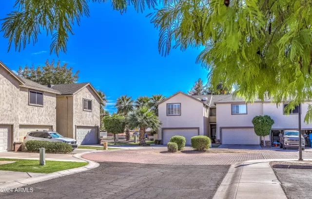 MLS: 6776124 Condo For Sale