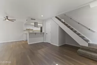 Photo #4: 6776276 Listing