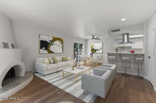 Photo #5: 6776276 Listing