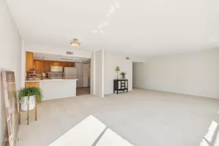 Photo #4: 6776548 Listing