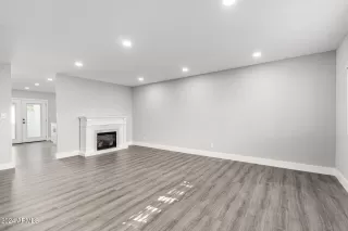 Photo #5: 6776630 Listing