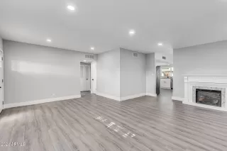 Photo #6: 6776630 Listing