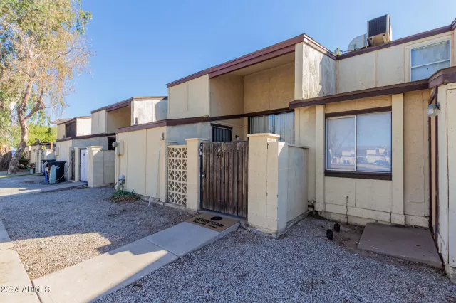 MLS: 6776681 Condo For Sale