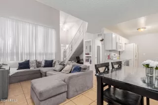 Photo #4: 6776681 Listing