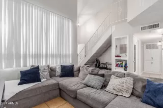 Photo #5: 6776681 Listing