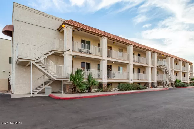 MLS: 6776683 Condo For Sale