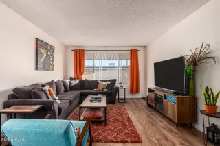 Photo #6: 6776743 Listing